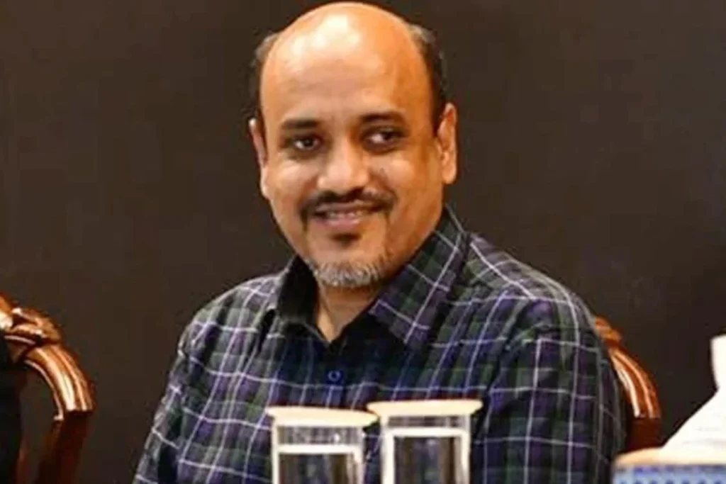 নির্বাচনের পর দ্রুত দায়িত্ব হস্তান্তর করবে সরকার : আজাদ মজুমদার
