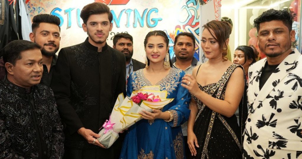বুবলীর হাত ধরে বসুন্ধরা সিটিতে ‘স্টানিং বাই সাহাদ ফ্যাশন’