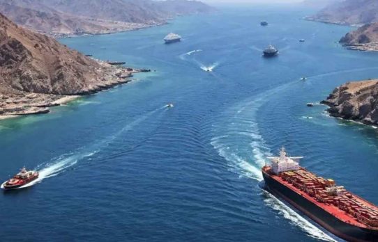 নাফ নদী থেকে ৩ নৌকাসহ ১৩ জেলেকে ধরে নিয়ে গেছে আরাকান আর্মি