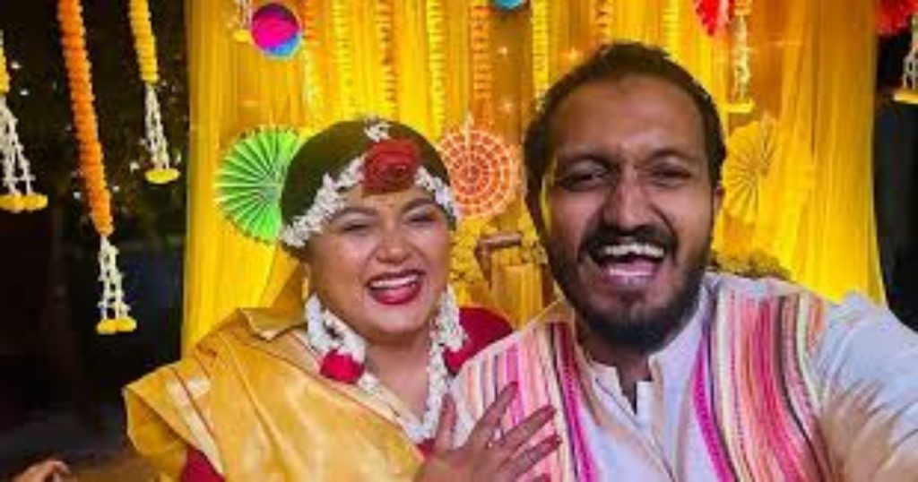 পরকীয়া নিয়ে স্বামীর পর এবার মুখ খুললেন মৌসুমী হামিদ