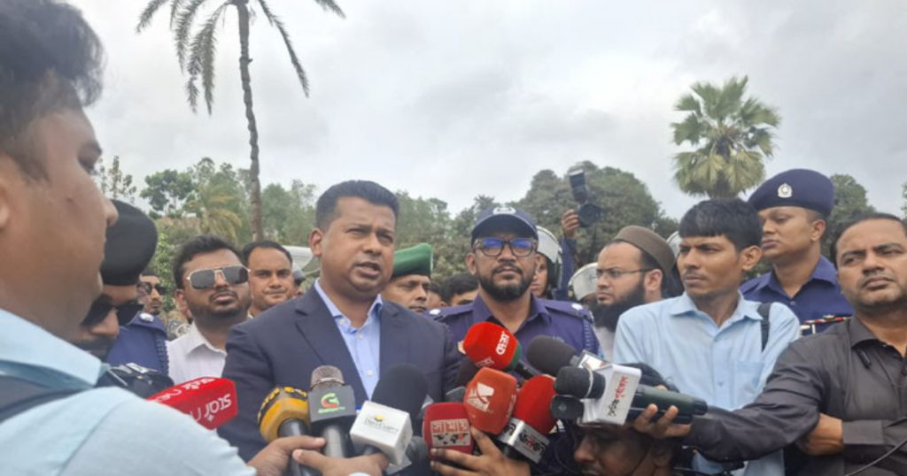 সলিমপুরের মানুষ জিম্মিদশা থেকে মুক্তি পাক: জেলা প্রশাসক