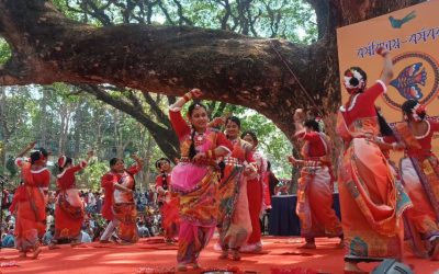 নাচে গানে উৎসবে মুখর সিআরবি’র শিরীষ তলা