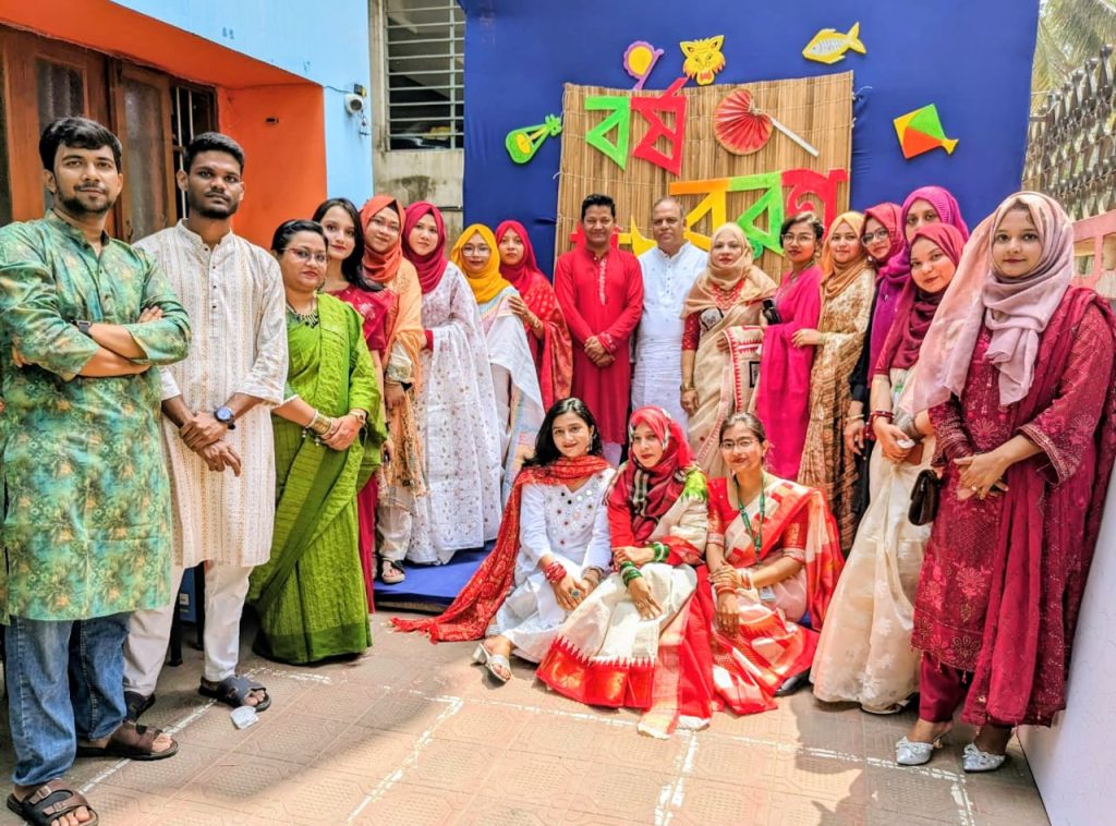 রিডার্স ইংলিশ স্কুলে বাংলা নববর্ষ বরণ ও পিঠা উৎসব