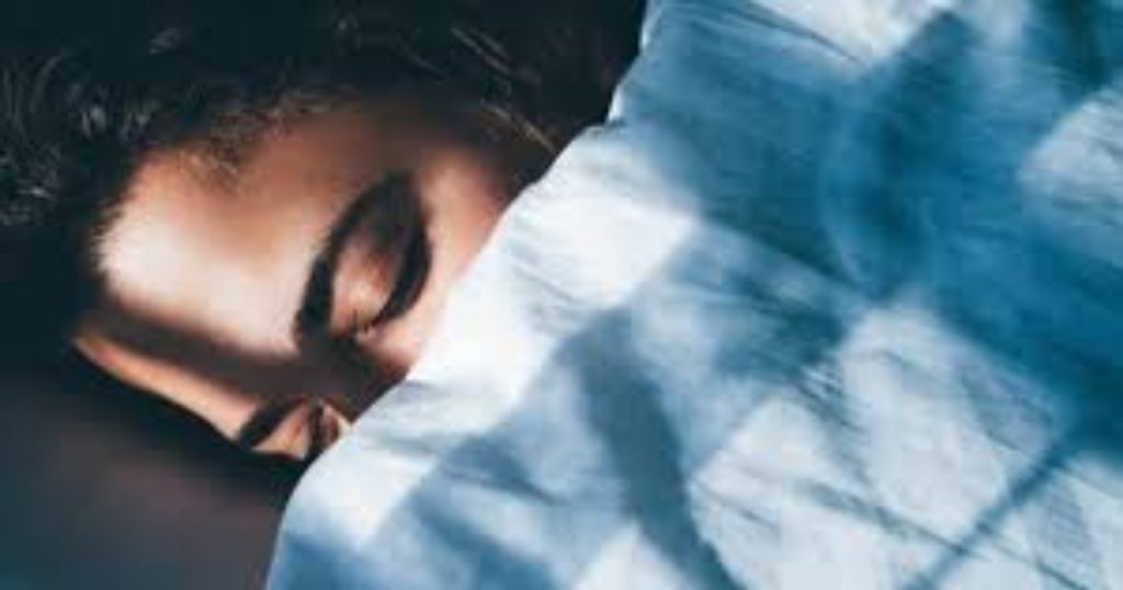 ভালো ঘুমের জন্য সঠিক পোশাক কেন জরুরি