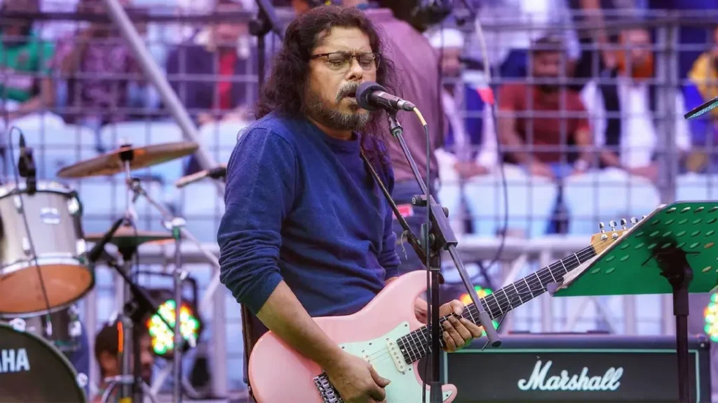 ‘সমাজকে আনন্দ দিতে এসেছি’